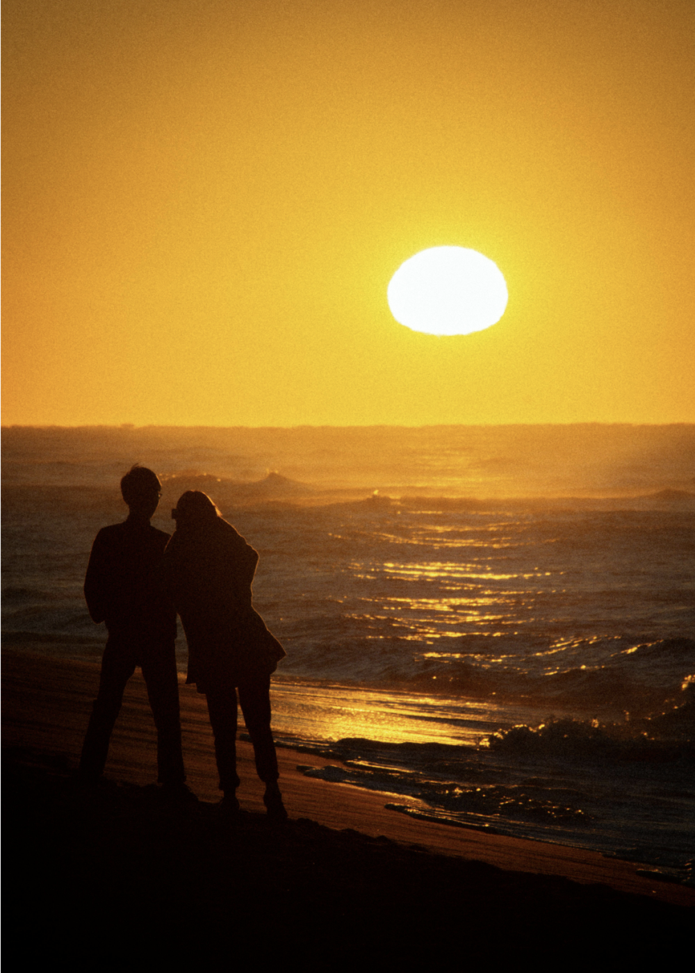 home-couple-sunset-planyourtrip