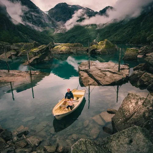 man-kid-in-boat-mistinbkgd